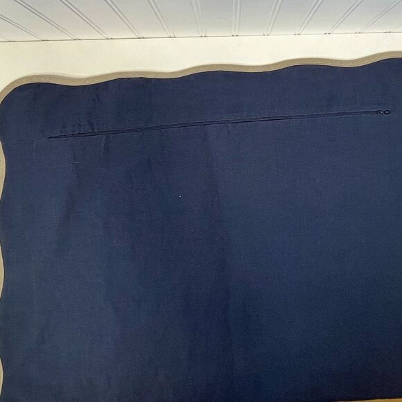 Crate&Barrel Euro Sham 28' Amalfi Scallop Edge Cotton/Linen Navy/Tan.Single Sham - Picture 5 of 7